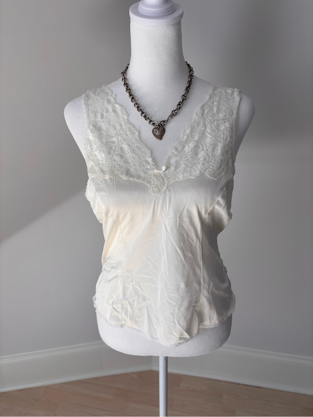 Vintage Lace Trim Camisole 🤍